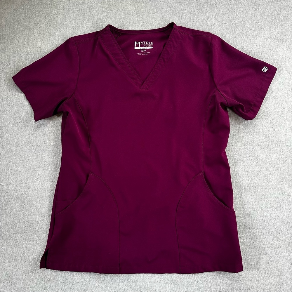 Maevn Matrix Impulse V Neck Scrub Top. Small. Burgundy.